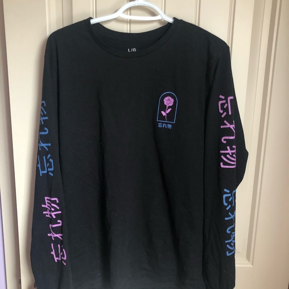 Black Long Sleeved Graphic Tee - Picture 1 of 2
